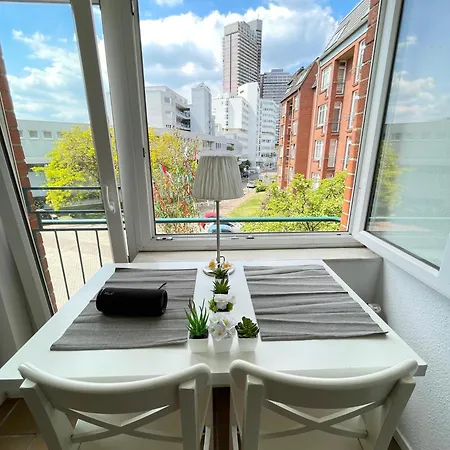 Cozy & Chic In * Colonia